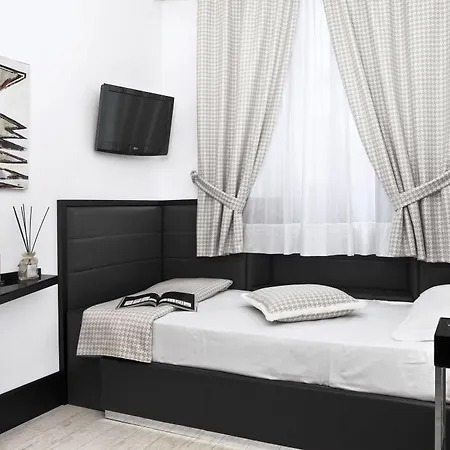 Lhp Siena روما